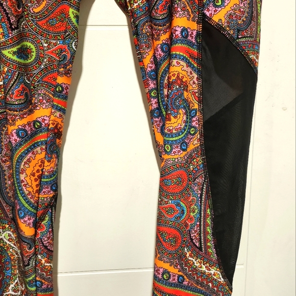 Bright Leggings with Mesh Detail - Picture 2 of 2